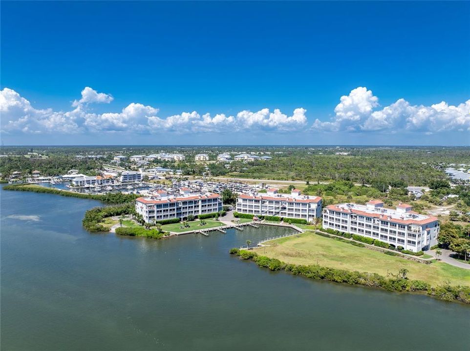 For Rent: $2,500 (2 beds, 2 baths, 1688 Square Feet)