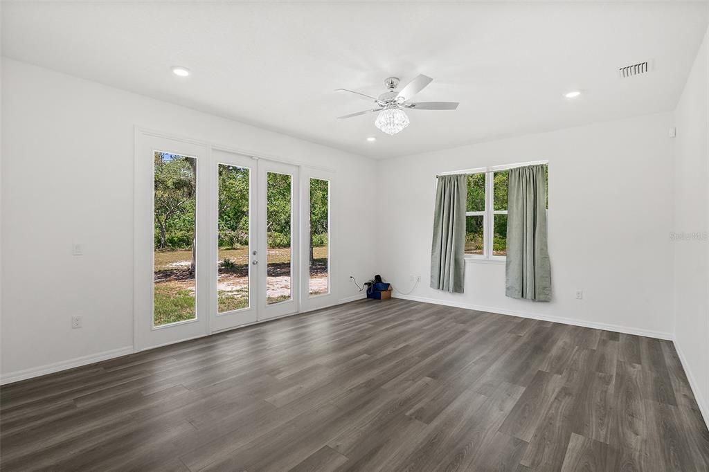 For Sale: $1,225,000 (5 beds, 3 baths, 2802 Square Feet)