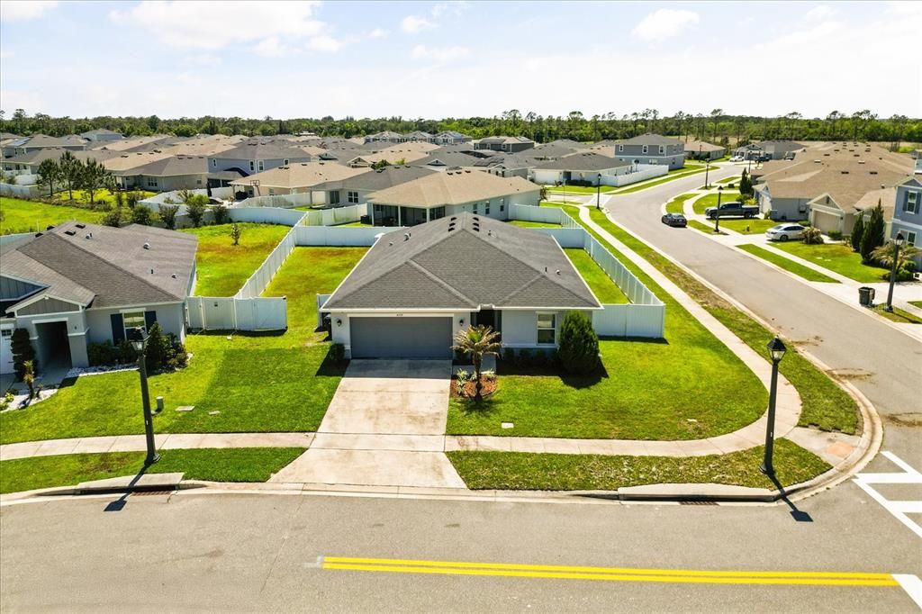 Activo con contrato: $399,900 (4 camas, 2 baños, 2025 Pies cuadrados)