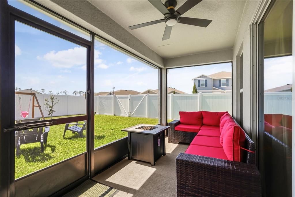 Activo con contrato: $399,900 (4 camas, 2 baños, 2025 Pies cuadrados)
