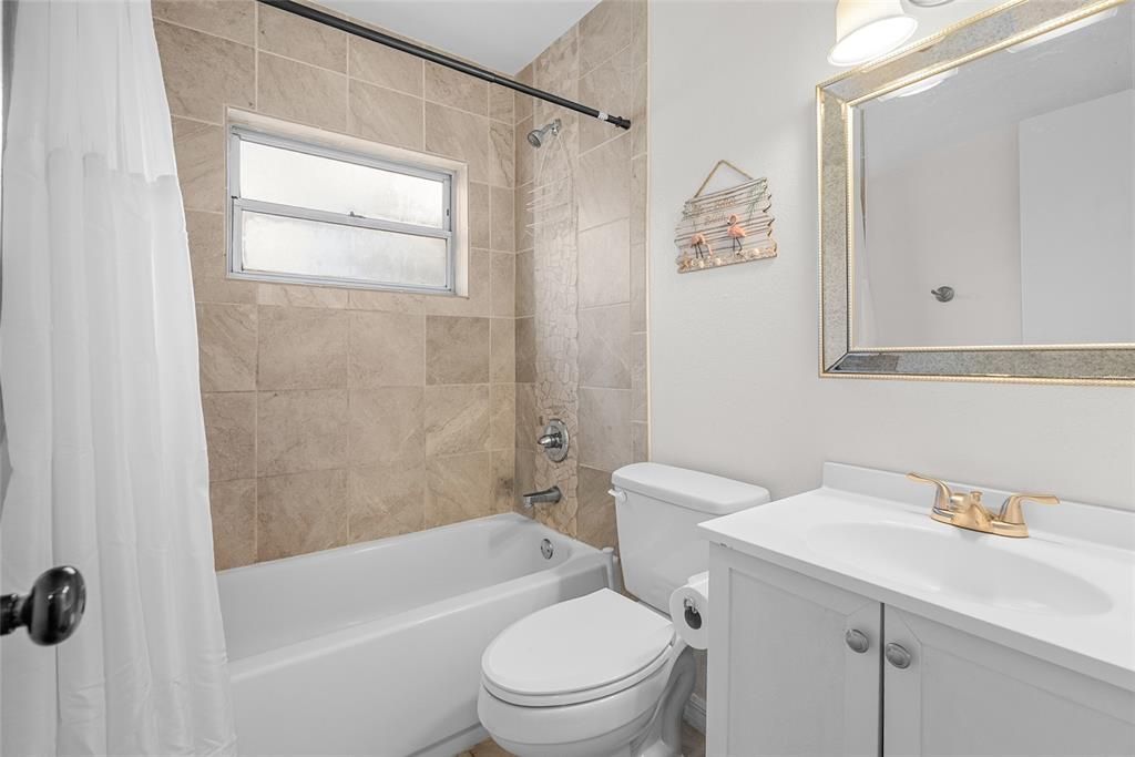 For Rent: $3,600 (4 beds, 2 baths, 1410 Square Feet)