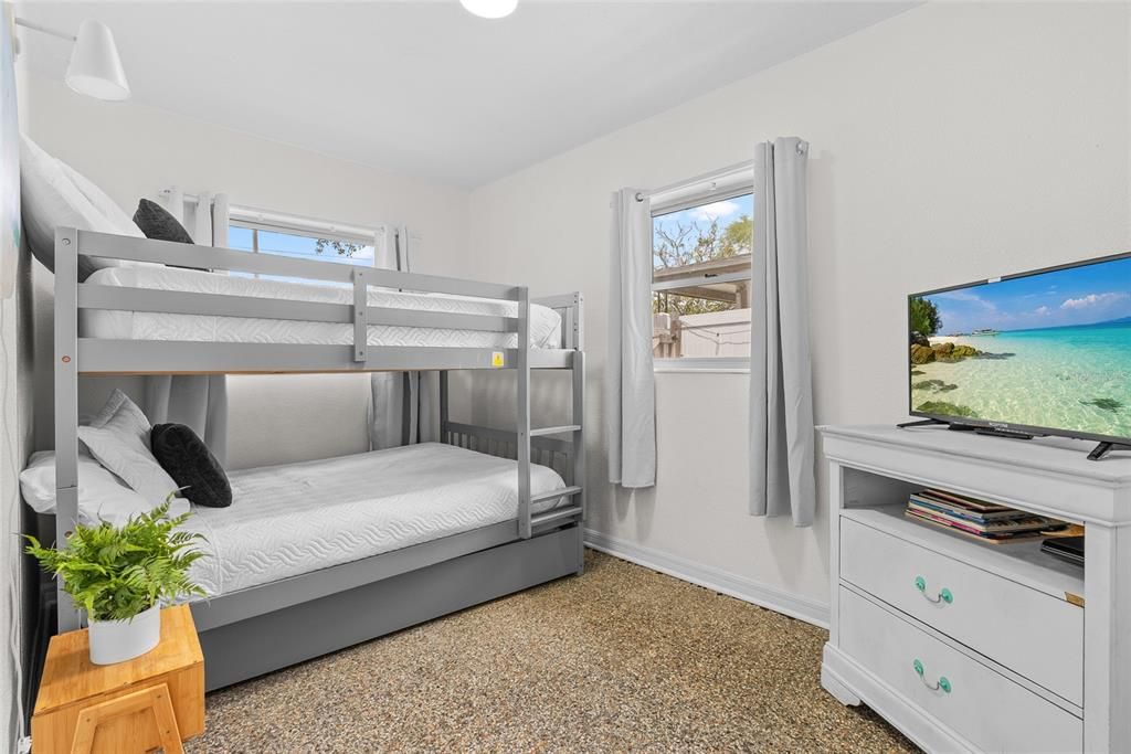 For Rent: $3,600 (4 beds, 2 baths, 1410 Square Feet)