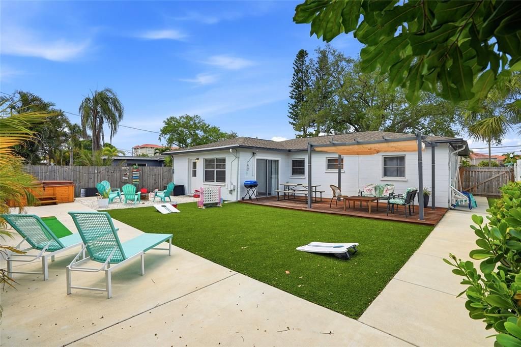 For Rent: $3,600 (4 beds, 2 baths, 1410 Square Feet)