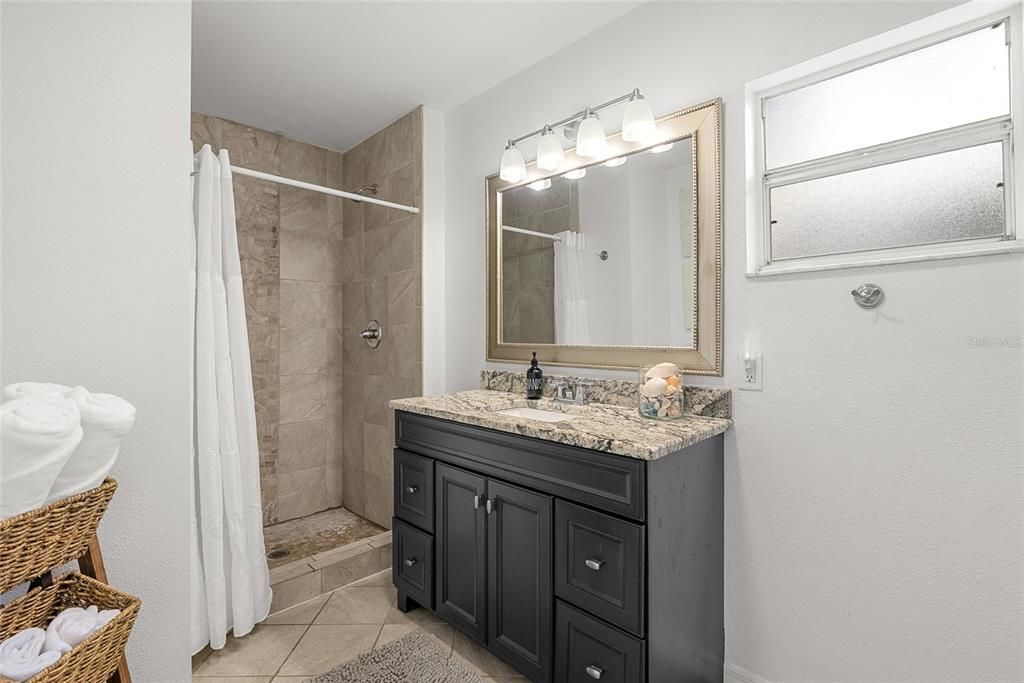 For Rent: $3,600 (4 beds, 2 baths, 1410 Square Feet)