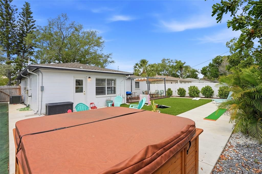 For Rent: $3,600 (4 beds, 2 baths, 1410 Square Feet)