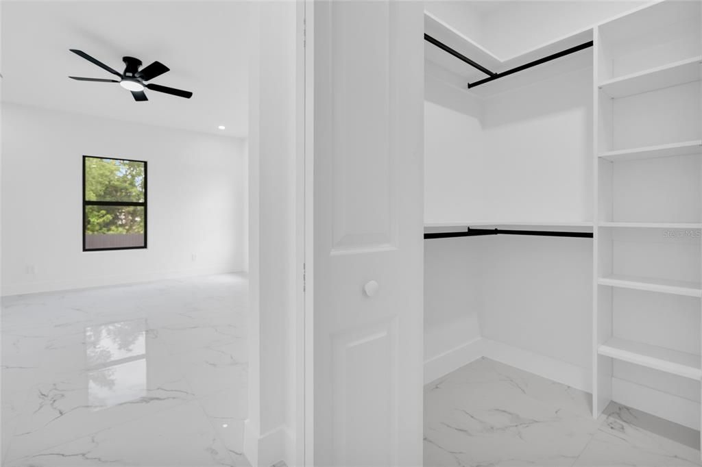 На продажу: $389,000 (3 спален, 3 ванн, 2063 Квадратных фут)