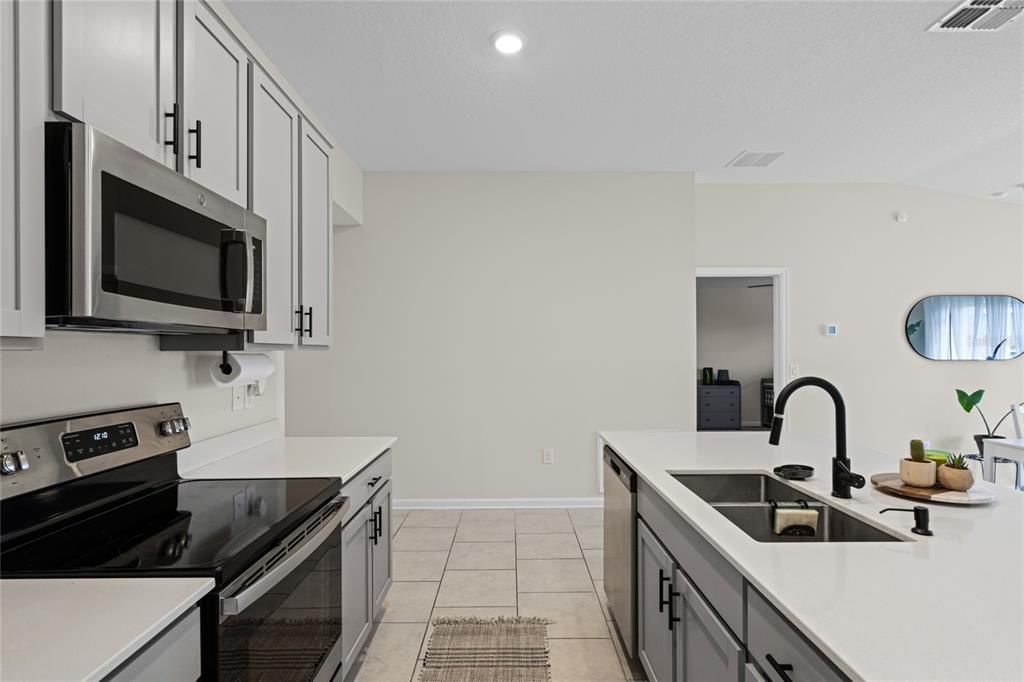 En Venta: $225,000 (3 camas, 2 baños, 1555 Pies cuadrados)
