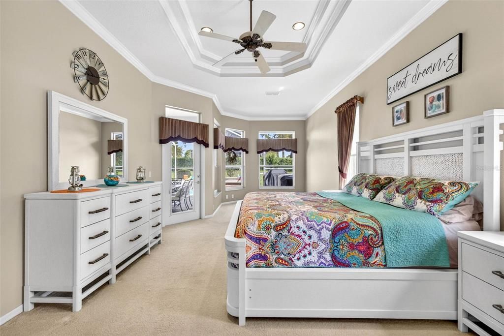 Activo con contrato: $569,999 (3 camas, 2 baños, 2449 Pies cuadrados)