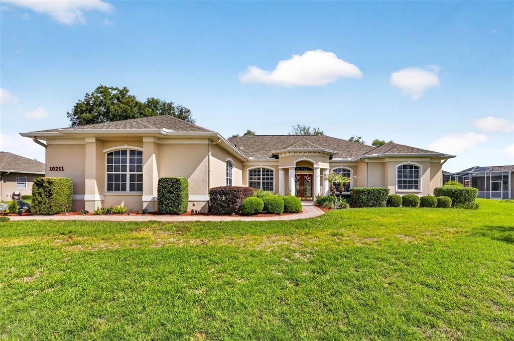 Activo con contrato: $569,999 (3 camas, 2 baños, 2449 Pies cuadrados)