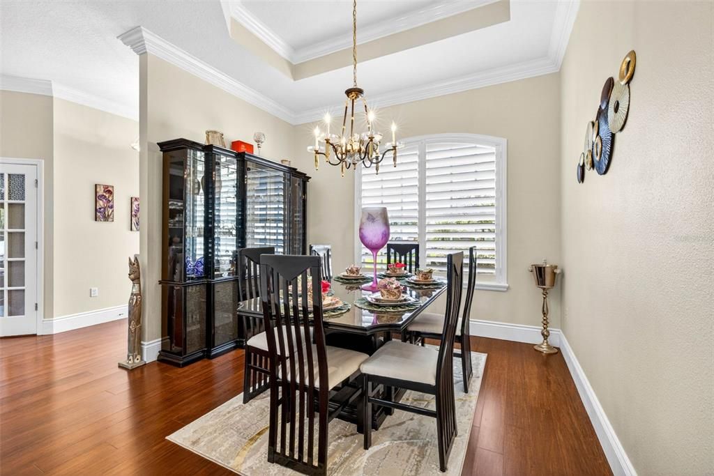 Activo con contrato: $569,999 (3 camas, 2 baños, 2449 Pies cuadrados)