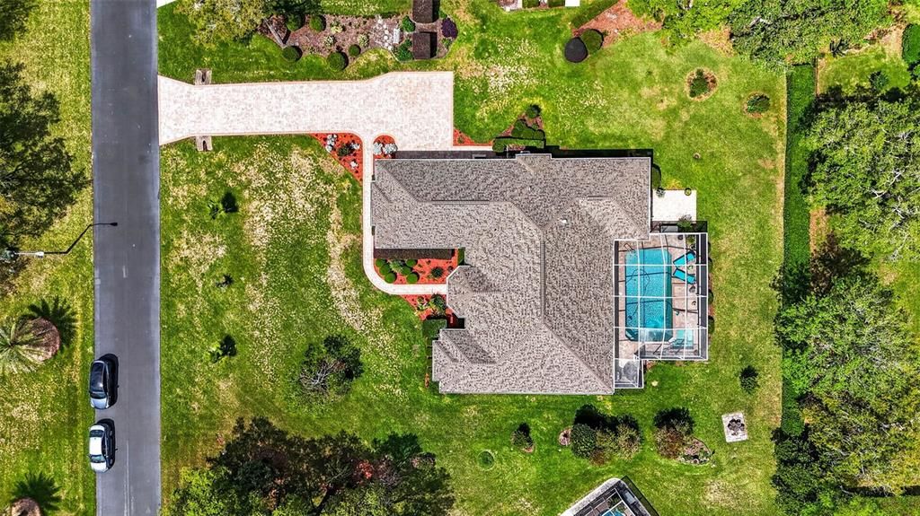 Activo con contrato: $569,999 (3 camas, 2 baños, 2449 Pies cuadrados)