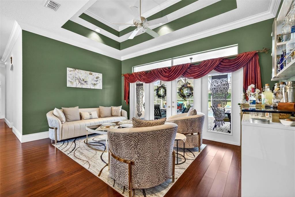 Activo con contrato: $569,999 (3 camas, 2 baños, 2449 Pies cuadrados)