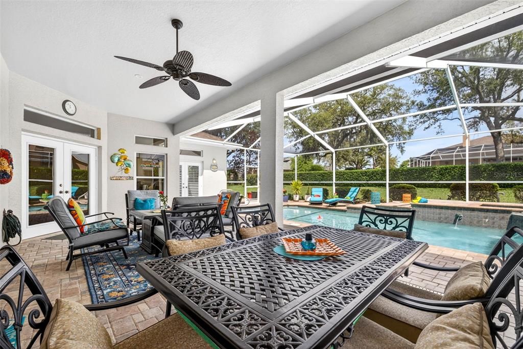 Activo con contrato: $569,999 (3 camas, 2 baños, 2449 Pies cuadrados)