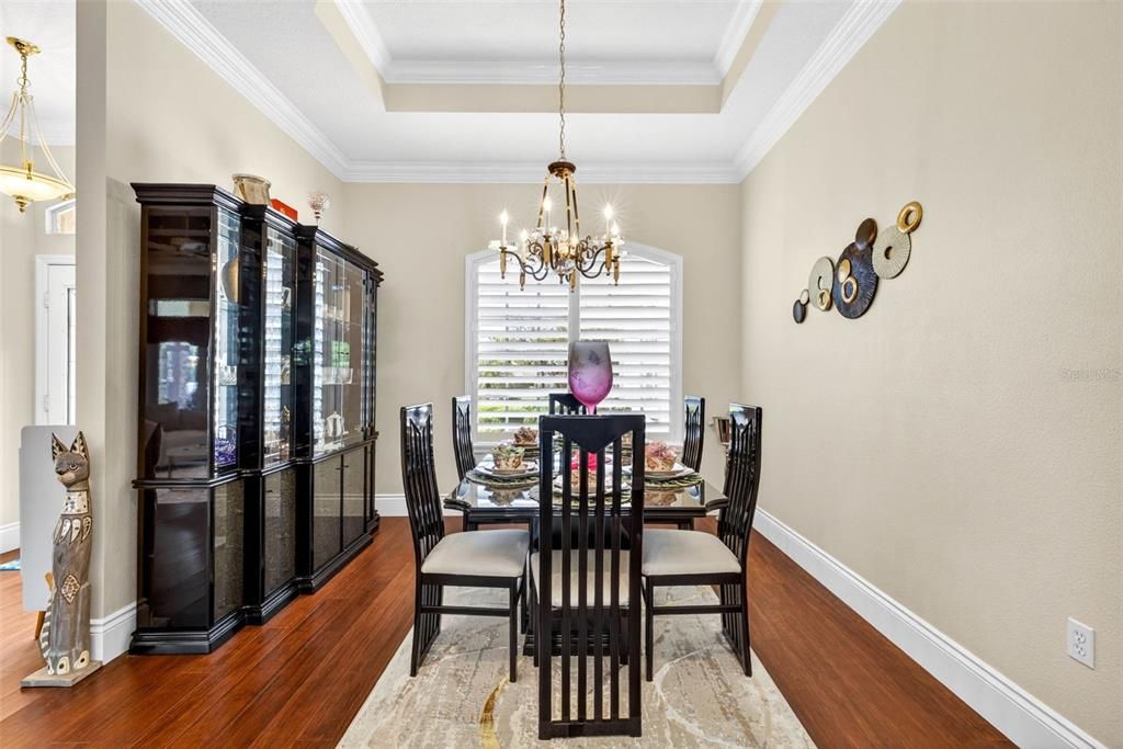 Activo con contrato: $569,999 (3 camas, 2 baños, 2449 Pies cuadrados)