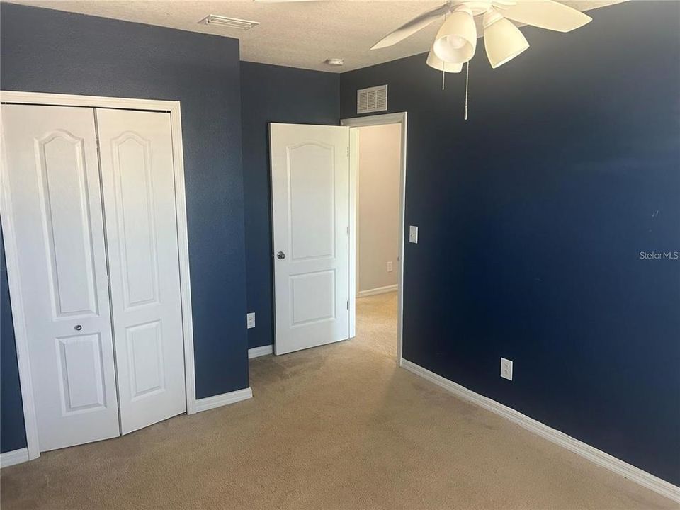 For Sale: $319,900 (4 beds, 2 baths, 1949 Square Feet)