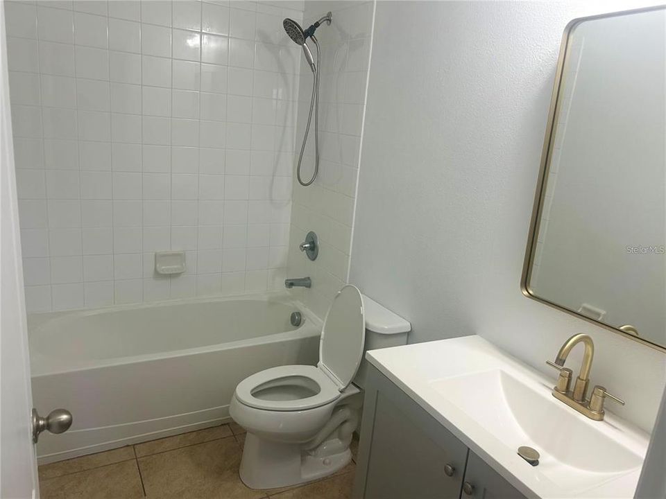 For Sale: $319,900 (4 beds, 2 baths, 1949 Square Feet)