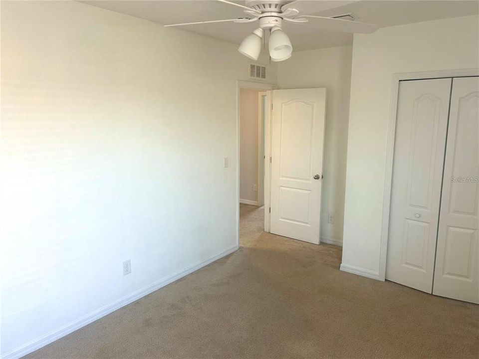 For Sale: $319,900 (4 beds, 2 baths, 1949 Square Feet)