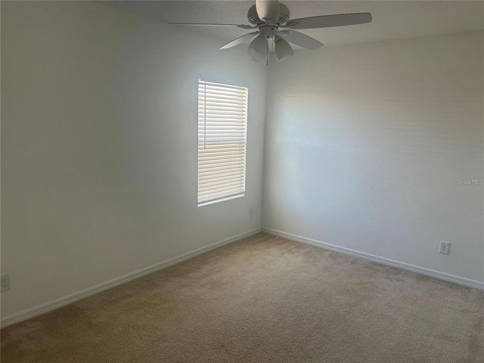 For Sale: $319,900 (4 beds, 2 baths, 1949 Square Feet)