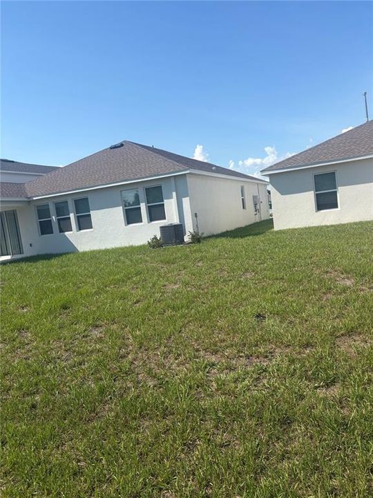 出租: $2,100 (3 贝兹, 2 浴室, 1540 平方英尺)