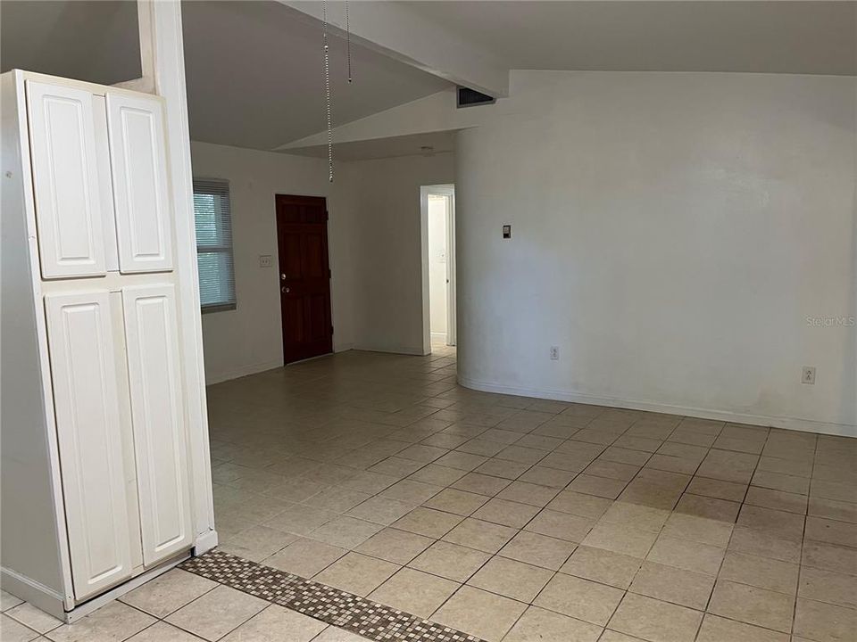 Active With Contract: $249,000 (3 beds, 1 baths, 1083 Square Feet)