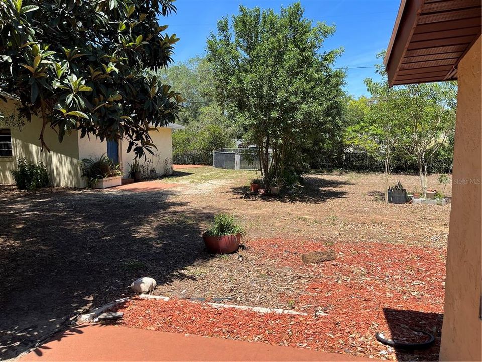 Active With Contract: $249,000 (3 beds, 1 baths, 1083 Square Feet)