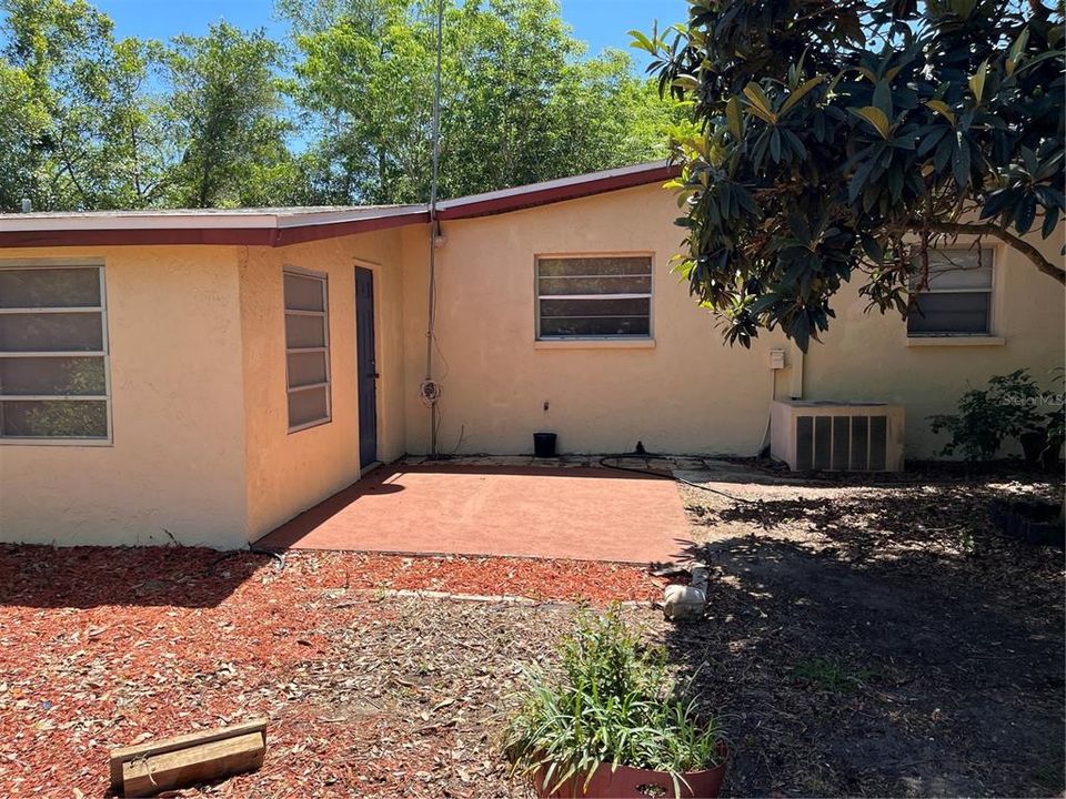 Active With Contract: $249,000 (3 beds, 1 baths, 1083 Square Feet)
