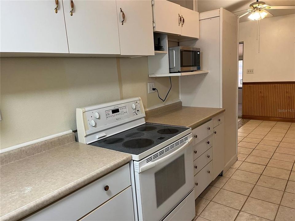 Active With Contract: $249,000 (3 beds, 1 baths, 1083 Square Feet)