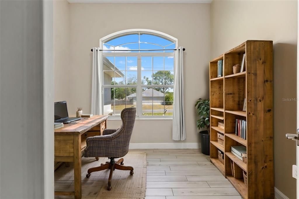 Activo con contrato: $350,000 (3 camas, 2 baños, 1889 Pies cuadrados)