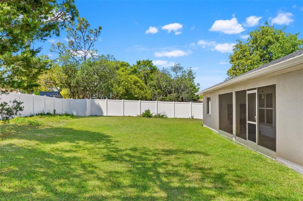 Activo con contrato: $350,000 (3 camas, 2 baños, 1889 Pies cuadrados)