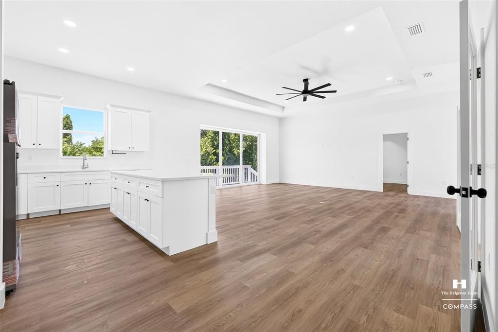 For Sale: $415,000 (4 beds, 2 baths, 1915 Square Feet)