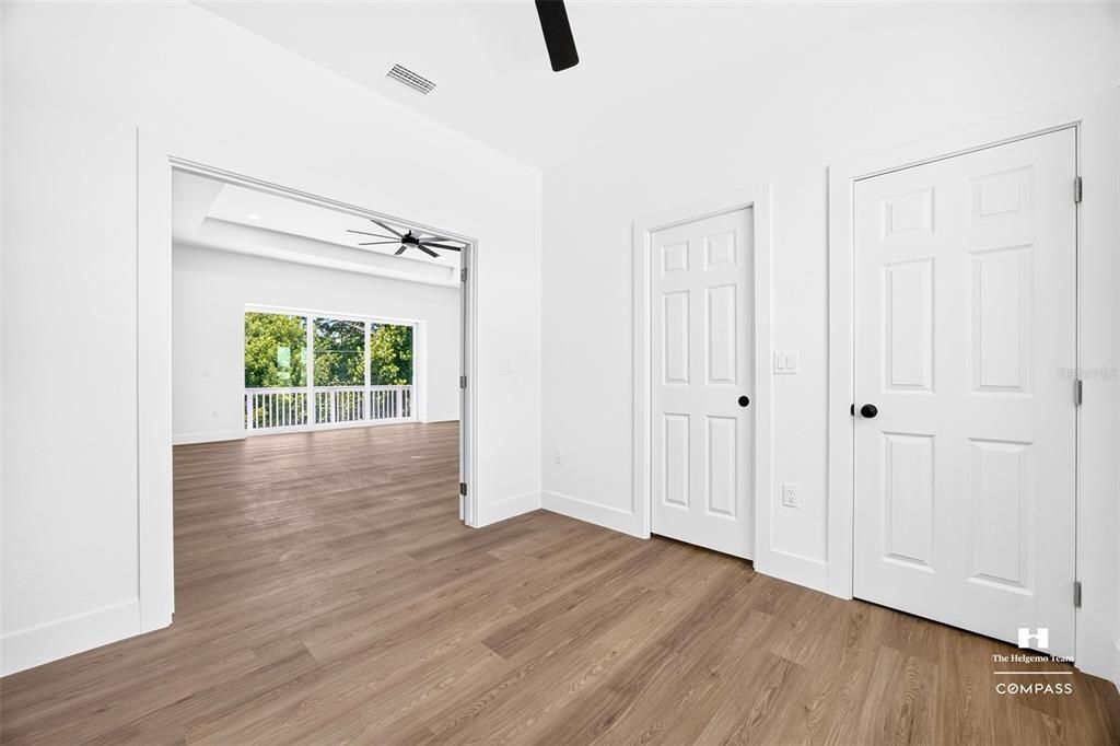 For Sale: $415,000 (4 beds, 2 baths, 1915 Square Feet)