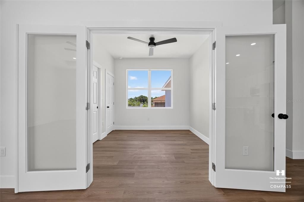 For Sale: $415,000 (4 beds, 2 baths, 1915 Square Feet)