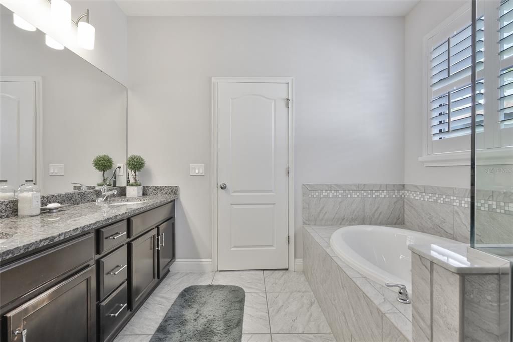 For Sale: $599,000 (4 beds, 4 baths, 2641 Square Feet)