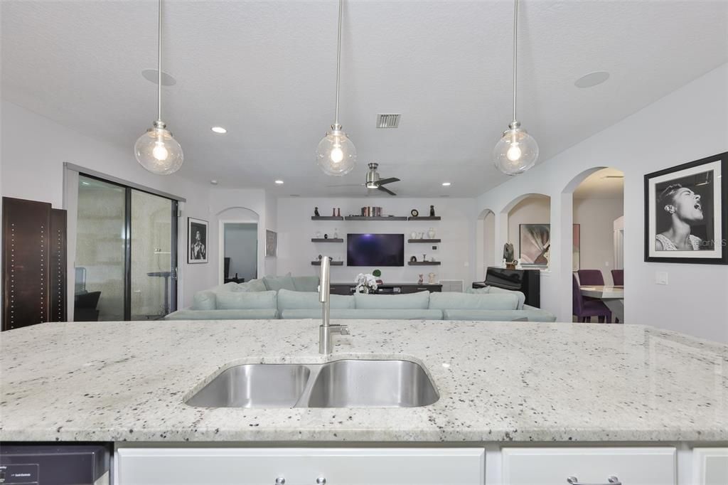 For Sale: $599,000 (4 beds, 4 baths, 2641 Square Feet)