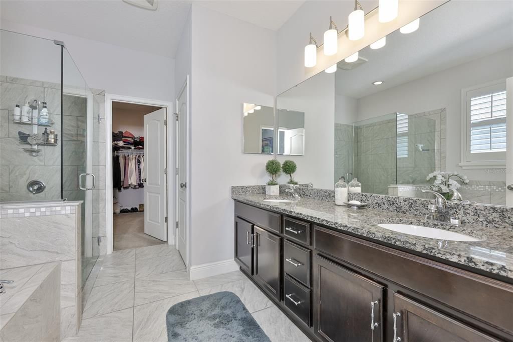 For Sale: $599,000 (4 beds, 4 baths, 2641 Square Feet)
