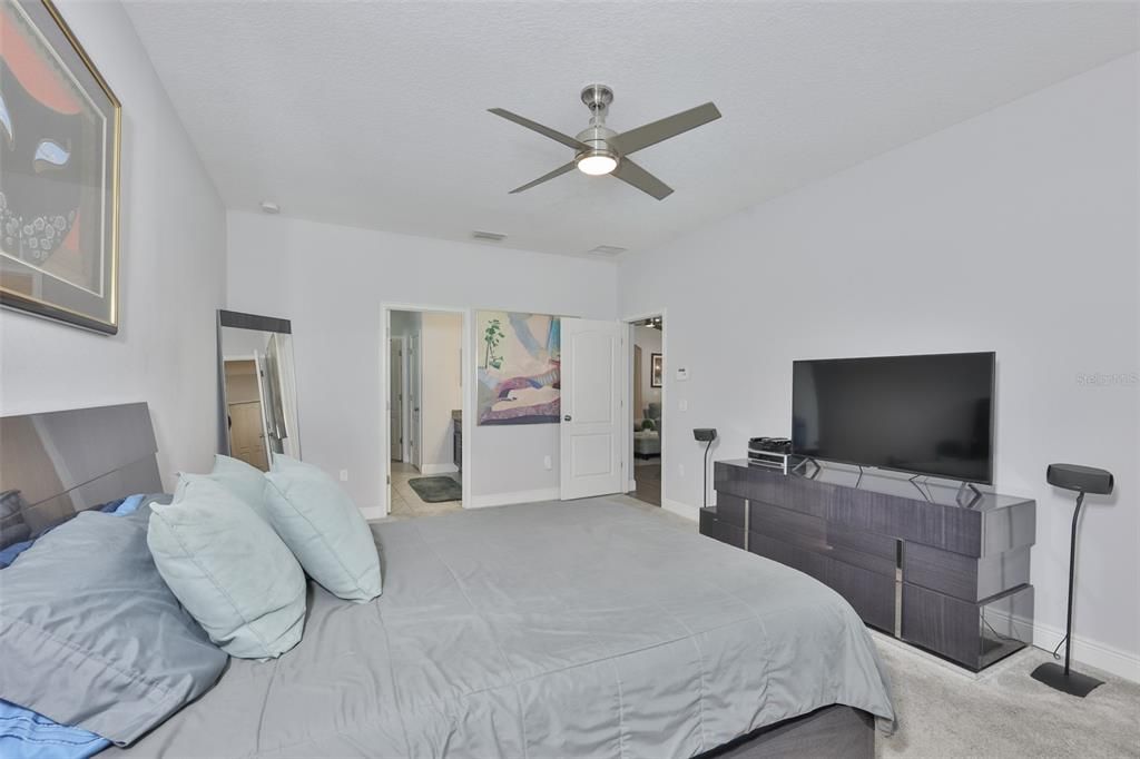 For Sale: $599,000 (4 beds, 4 baths, 2641 Square Feet)
