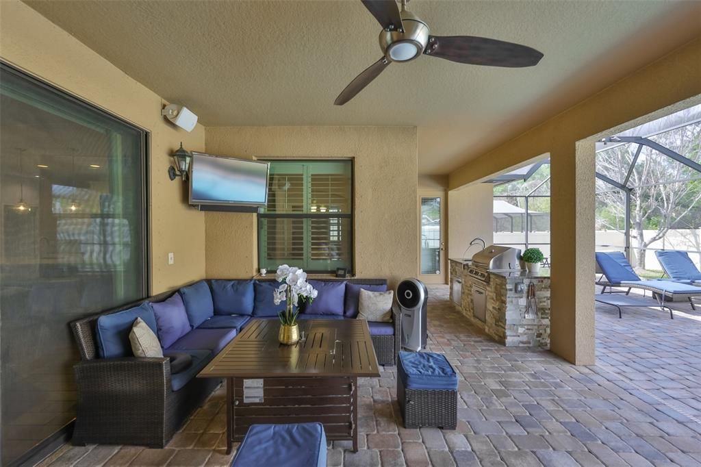 For Sale: $599,000 (4 beds, 4 baths, 2641 Square Feet)