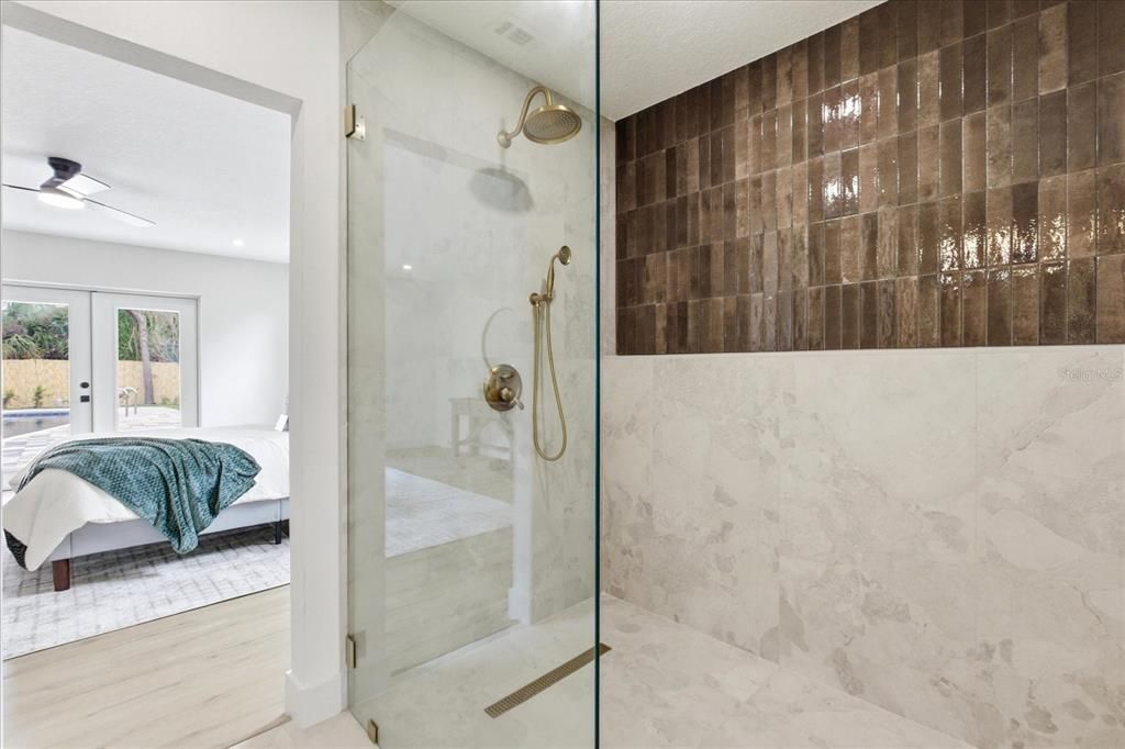 Activo con contrato: $745,000 (5 camas, 3 baños, 2330 Pies cuadrados)
