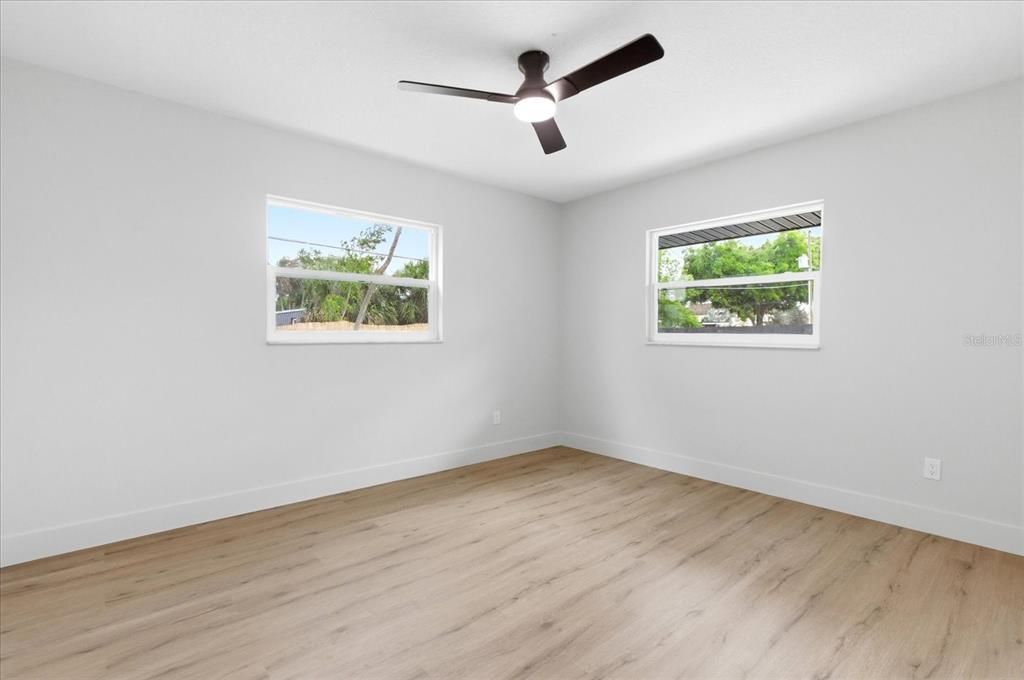 Activo con contrato: $745,000 (5 camas, 3 baños, 2330 Pies cuadrados)
