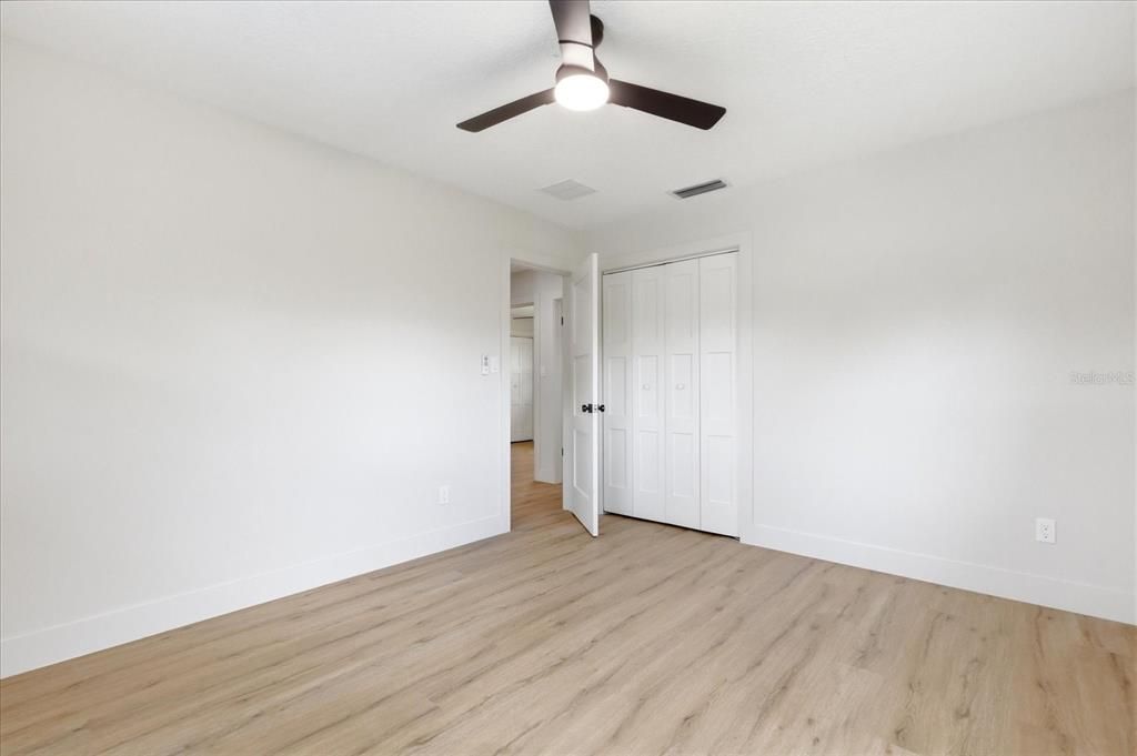 Activo con contrato: $745,000 (5 camas, 3 baños, 2330 Pies cuadrados)