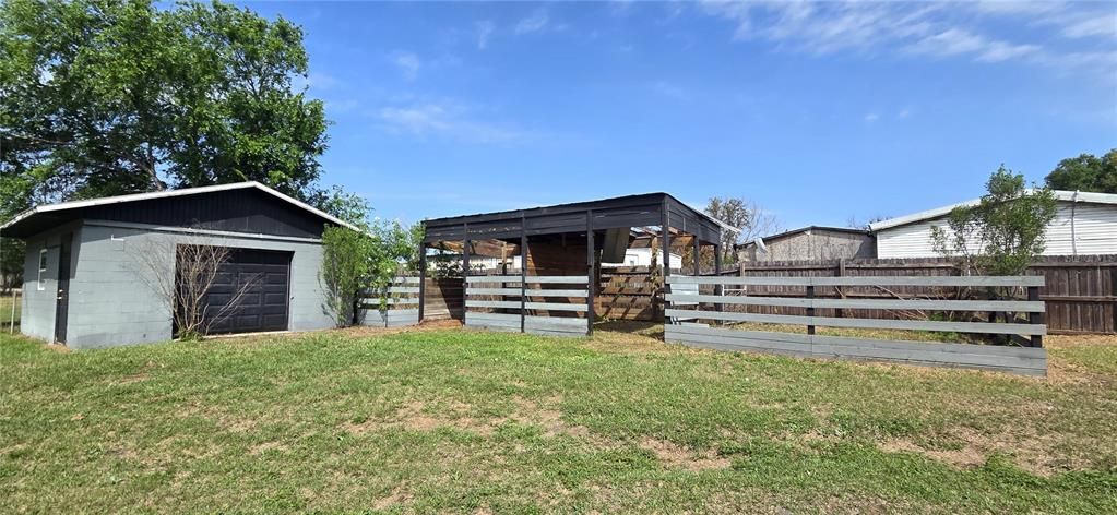 Activo con contrato: $315,000 (5 camas, 2 baños, 2604 Pies cuadrados)