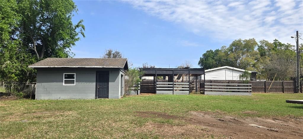 Activo con contrato: $315,000 (5 camas, 2 baños, 2604 Pies cuadrados)