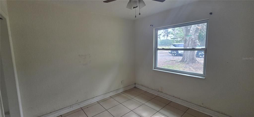 Activo con contrato: $315,000 (5 camas, 2 baños, 2604 Pies cuadrados)