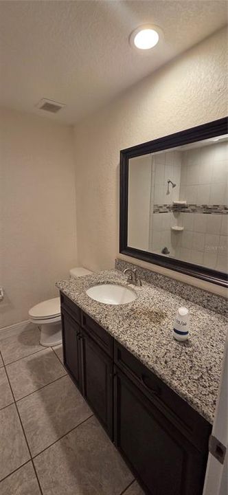 Activo con contrato: $315,000 (5 camas, 2 baños, 2604 Pies cuadrados)