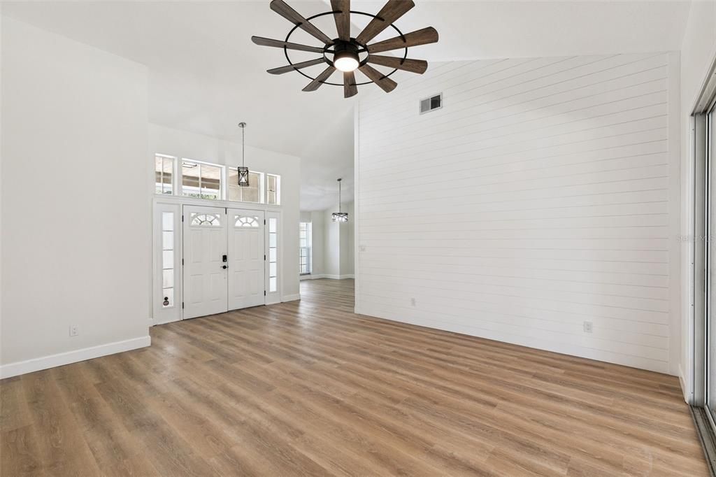 Activo con contrato: $819,000 (5 camas, 3 baños, 3407 Pies cuadrados)