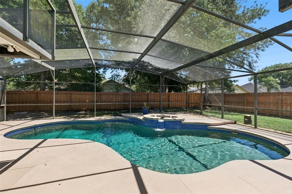Activo con contrato: $819,000 (5 camas, 3 baños, 3407 Pies cuadrados)