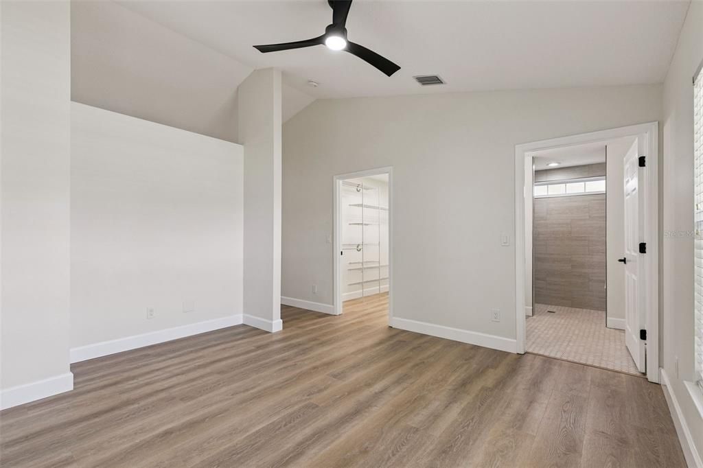 Activo con contrato: $819,000 (5 camas, 3 baños, 3407 Pies cuadrados)