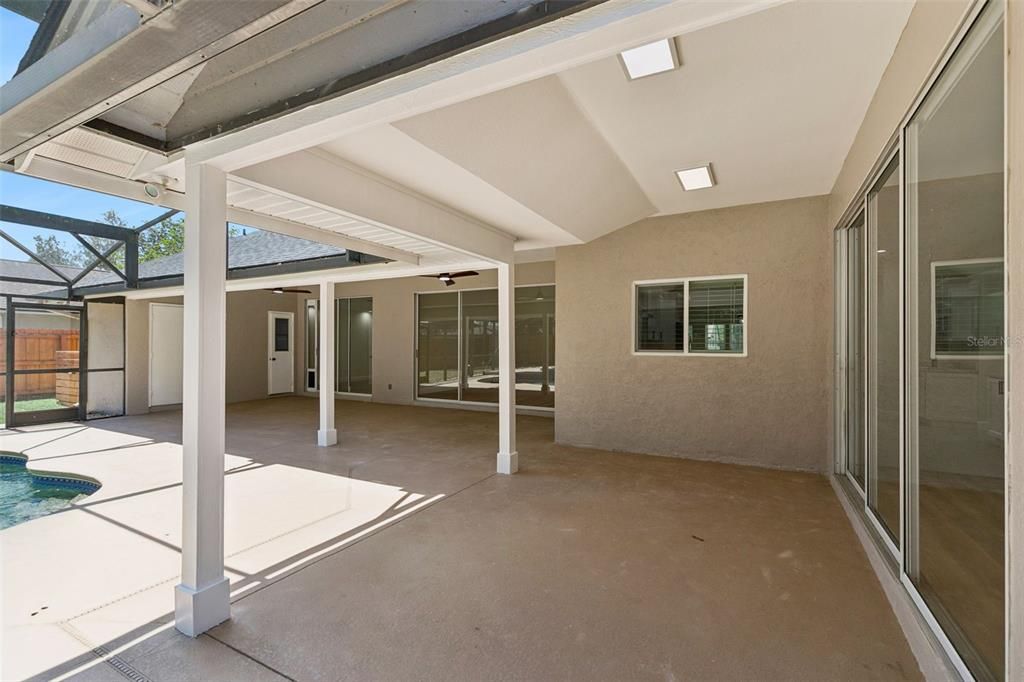 Activo con contrato: $819,000 (5 camas, 3 baños, 3407 Pies cuadrados)