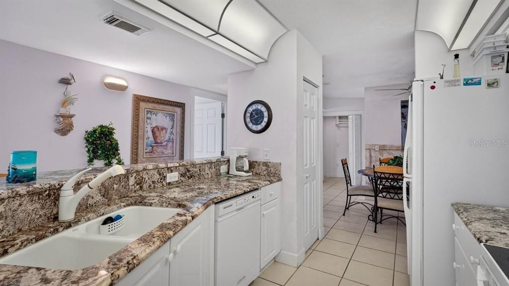For Sale: $720,000 (3 beds, 3 baths, 2280 Square Feet)