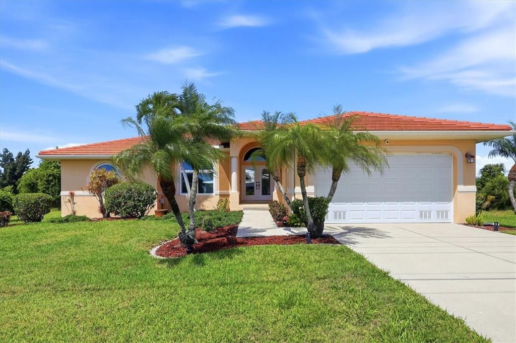 For Sale: $549,000 (3 beds, 2 baths, 2206 Square Feet)